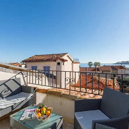 Fabulous Old-Town House, Vue Mer Terrasse, Philomer, 3 Appartements Διαμέρισμα