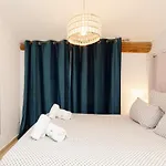 Fabulous Old-town House, Vue Terrasse, Philomer, 3 Apartment Antibes