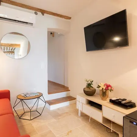 Fabulous old-town house, Vue Mer Terrasse, Philomer, 3 appartements *