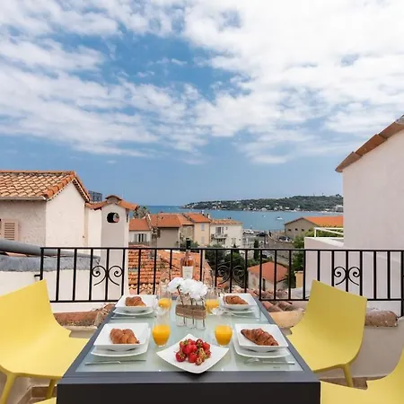 Appartement Fabulous old-town house, Vue Mer Terrasse, Philomer, 3 appartements