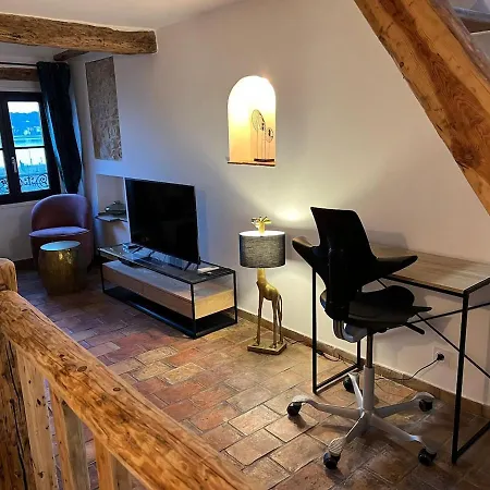 Fabulous old-town house, Vue Mer Terrasse, Philomer, 3 appartements Antibes