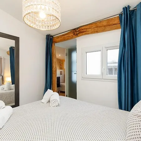 Fabulous old-town house, Vue Mer Terrasse, Philomer, 3 appartements *