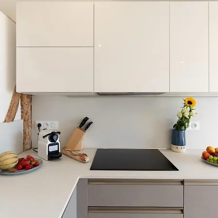 Fabulous Old-Town House, Vue Mer Terrasse, Philomer, 3 Appartements * Antibes