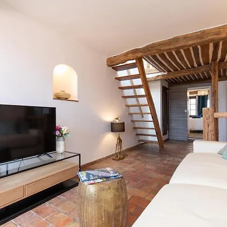 Fabulous old-town house, Vue Mer Terrasse, Philomer, 3 appartements Appartement