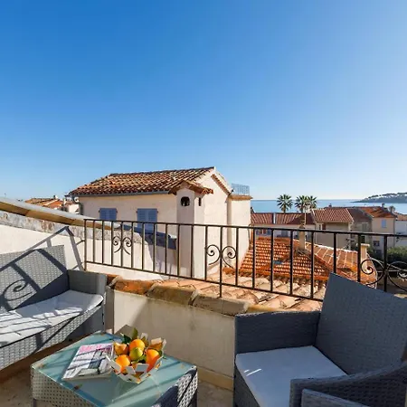 Fabulous Old-Town House, Vue Mer Terrasse, Philomer, 3 Appartements